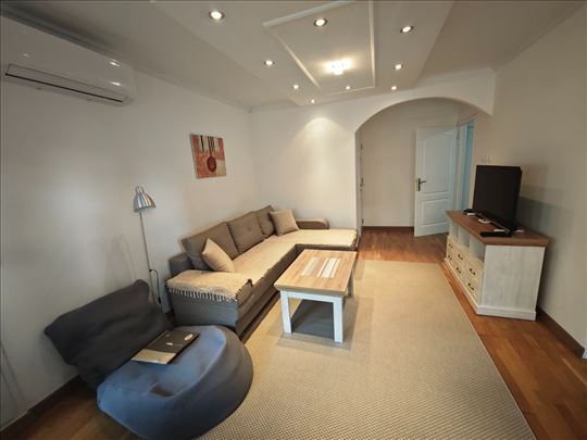 Renoviran, 2,0, namešten, kod TC Ušće