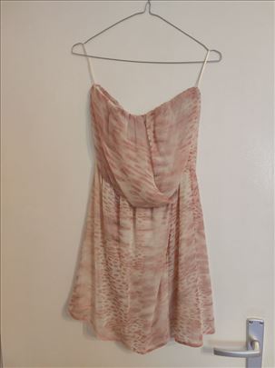 Roze mini haljina bez bretela