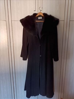 Crni kaput za krznom Nicola's