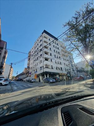 Izdajem Lux stan 62 m2 kod Aviv parka