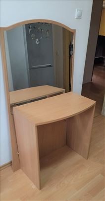 Sto za sminkanje visine 150cm Emmezeta