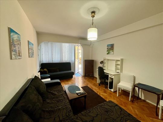 Renoviran dvoiposoban stan, Sarajevska, 52m2