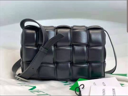 Dostupne Bottega Veneta 