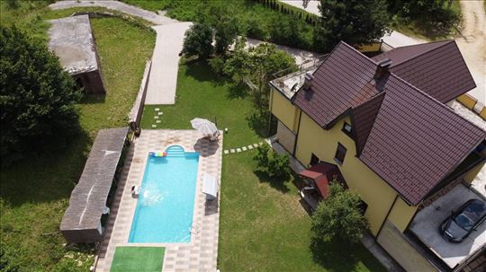 Vila sa bazenom za relaksirajući odmor