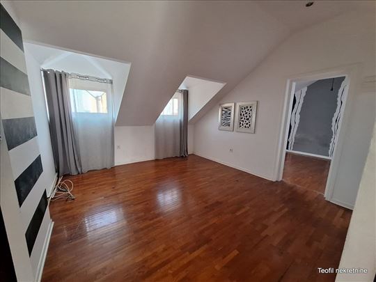 Hadžipopovac, prazan/namešten, 55 duplex, useljiv