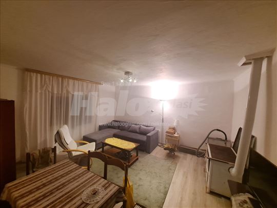 Kuca 130m2 i dvoriste 5 ari
