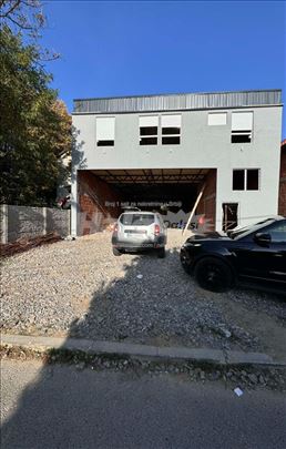 Lokal 220m2,kancelarija 80m2,parking 100m2