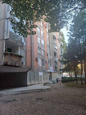 Kod Hotel Jugoslavije  Prve Pruge 30m III Uknjižen