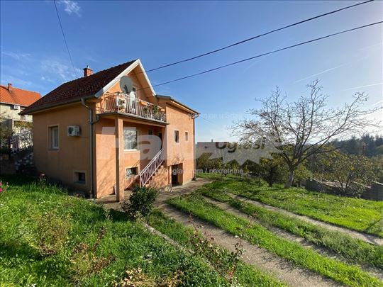 Trosoban stan - Lipovica