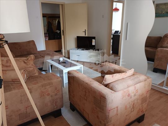 Izdajem  dvosoban stan od 55 kvadrata na Karaburmi