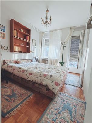 - Novi Beograd - Renoviran / Svetao  - B23 - 67m2