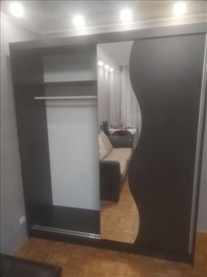 Prodajem američki plakar kupljen pre 3 meseca 