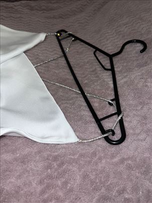 Majca sa šljokičavim bretelama