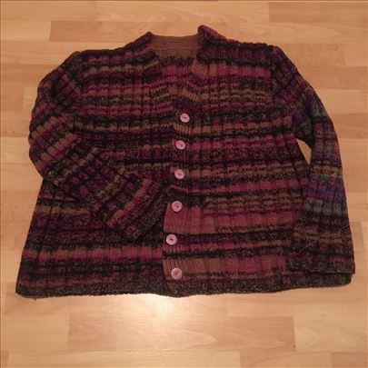 Zimski vuneni džemper ručno štrikan