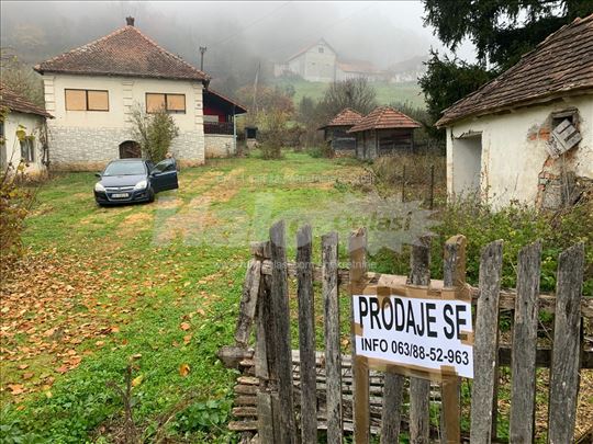 Prodaje se Kuca u selu sa imanjem - oko 2 ha 