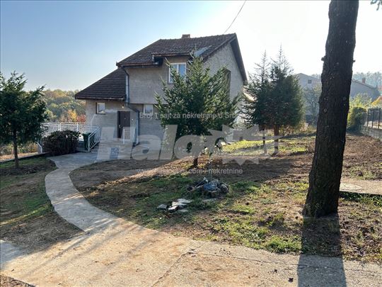 Sremčica, kuca neto povrsine 175,97m2, na 13,58ari