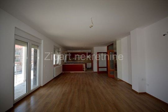 Beograd, Zemun Polje, Stan, 4.0, 112,00m2