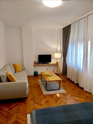 -Stari grad-Renoviran i Prozračan-30m2