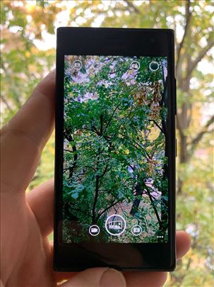 Nokia Lumia 735