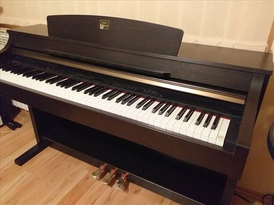 Yamaha Clavinova CLP-330 Nekorisceno