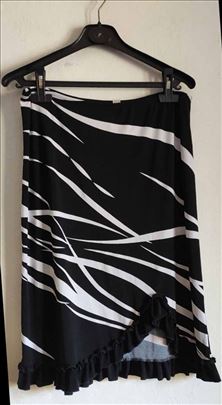 Crno bela elastična suknja sa volanom vel. L/XL