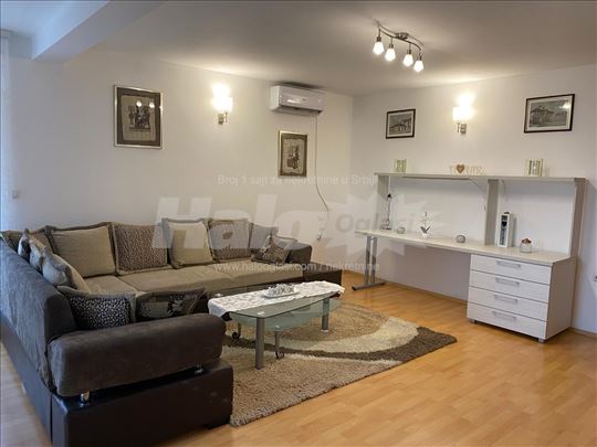 Izdavanje stana u Borci/Sebes