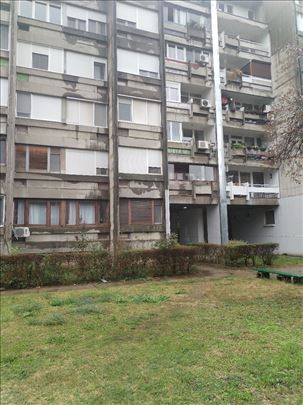 Blok 22, bul. Arsenija Čarnojevića, 76m2, I od 7, 