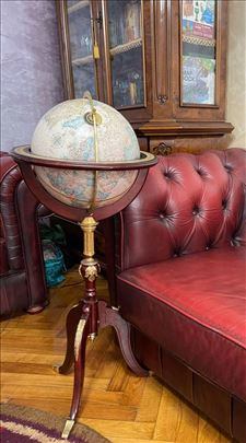 Globus u Ampir stilu
