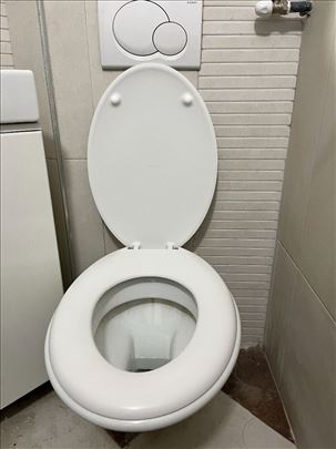 WC ŠOLJA SA POKLOPCEM-HATRIJA