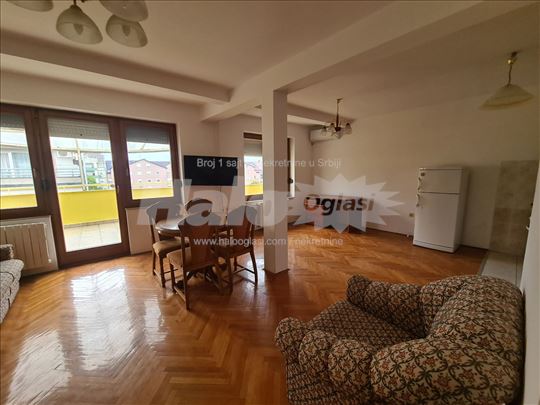 Centar, na prodaju stan 85m2 + 21m2 terasa, Petra 