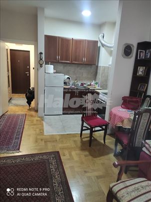 Izdajem Jednosoban Stan u Novojgradnji