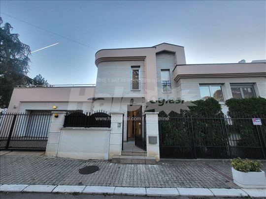 Lux vila, Dedinje, ulica Omladinska