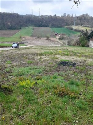 Plac u naselju Ilićevo, 12.27 ari