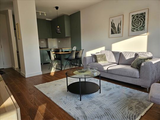 Luksuzno namesten stan u novogradnji 