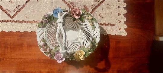 Košarica sa ružama,čuvena španska Porcelana Blanca