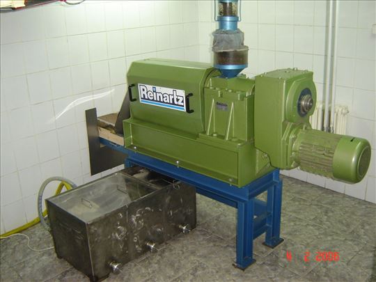 Presa za hladno ceđenje ulja 100kg/h