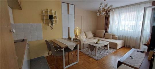 Izdaje se dvosoban stan u centru – 36 m²