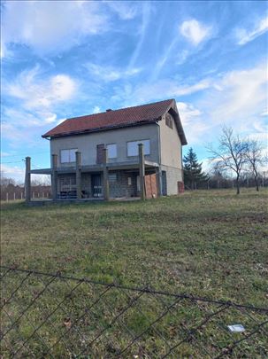 Ripanj kuća 175m2, 39 ari, uknjižen