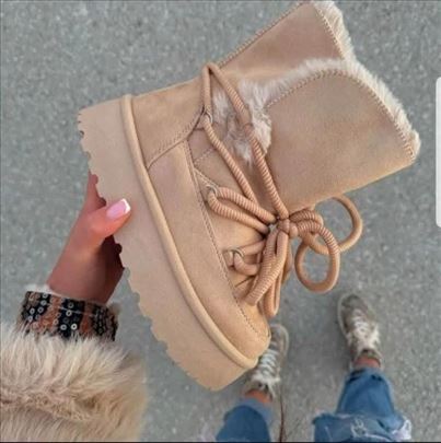 UGG 
