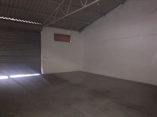 Batajnica- Busije magacin 400+200m2 