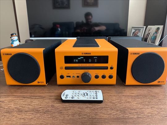 Yamaha MCR CRX-040 - MP3, USB Ipod dock + daljinsk