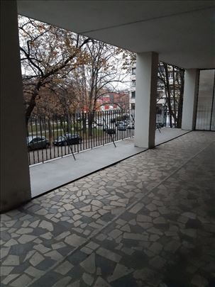 Dedinje, preko puta stadiona, 19m2