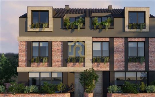 Prodaja jedinstvene kuce sa dvoristem, Trosarina, 