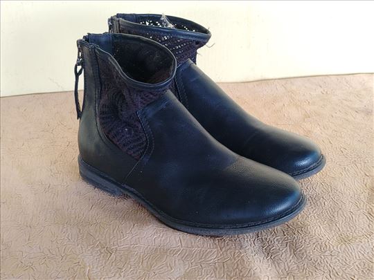 Ženske gležnjače broj 37