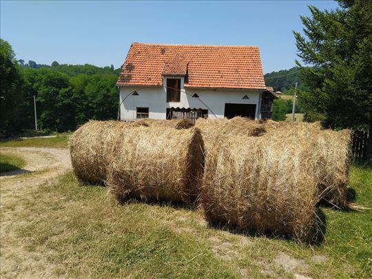 Rol bale sena, hitna prodaja 