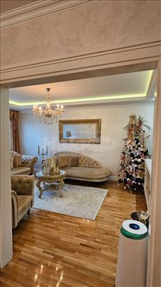 Lux stan na prodaju!