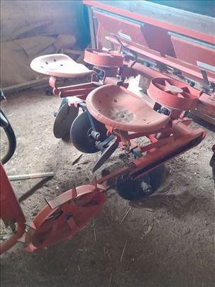 Mašina za setvu krompira