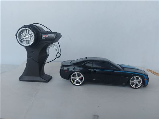 Automobil chevrolet camaro scale 1/24 MAISTO 