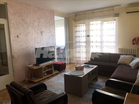 Prelep, renoviran stan na NBGD