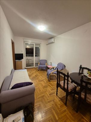 Namešten stan na Novoj Detelinari